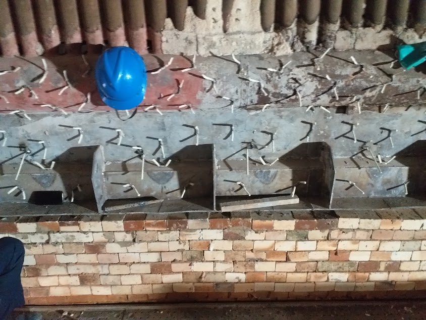 THOMAZ CONSTRUÇÕES